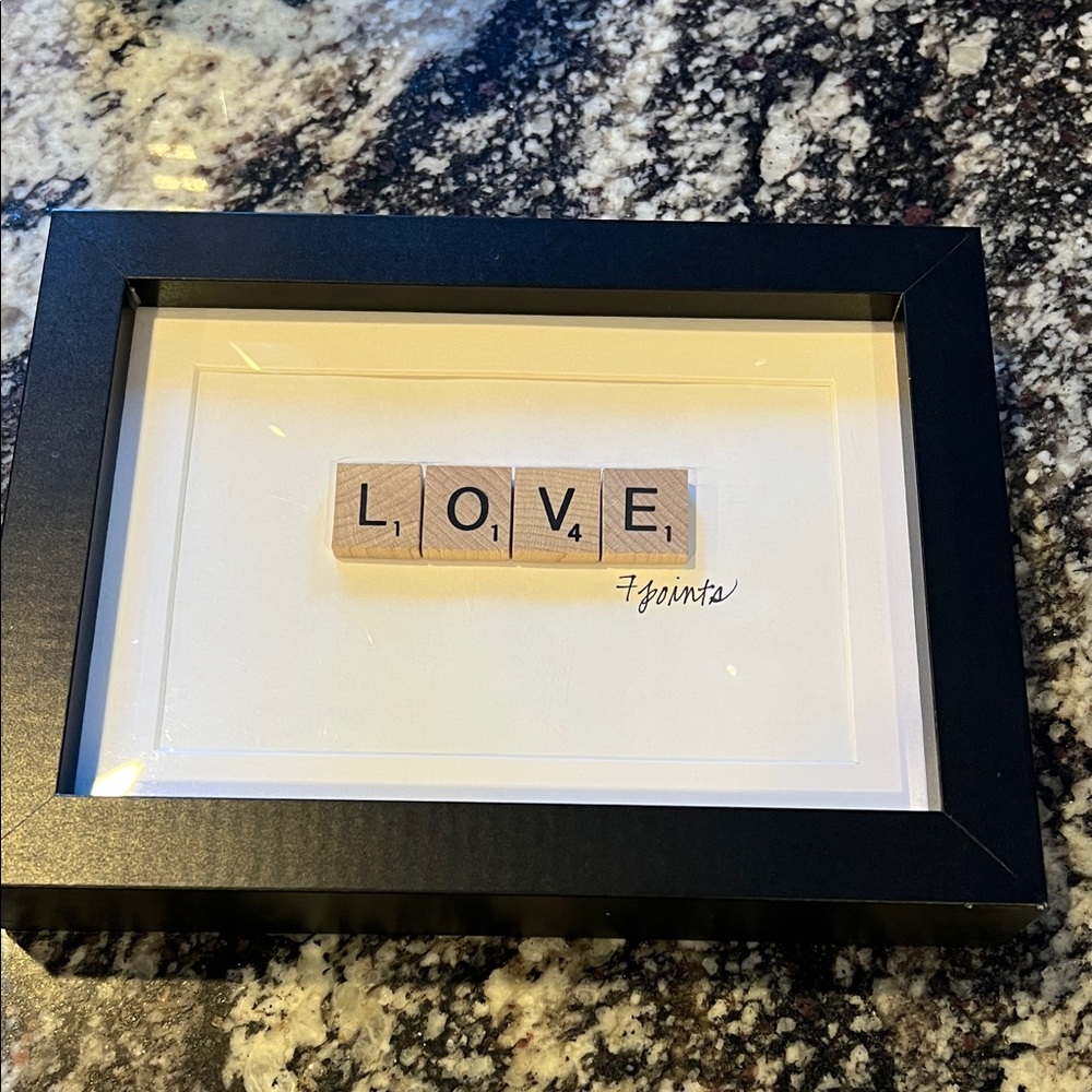 Yankee Candle Scrabble „LOVE” Framed Art